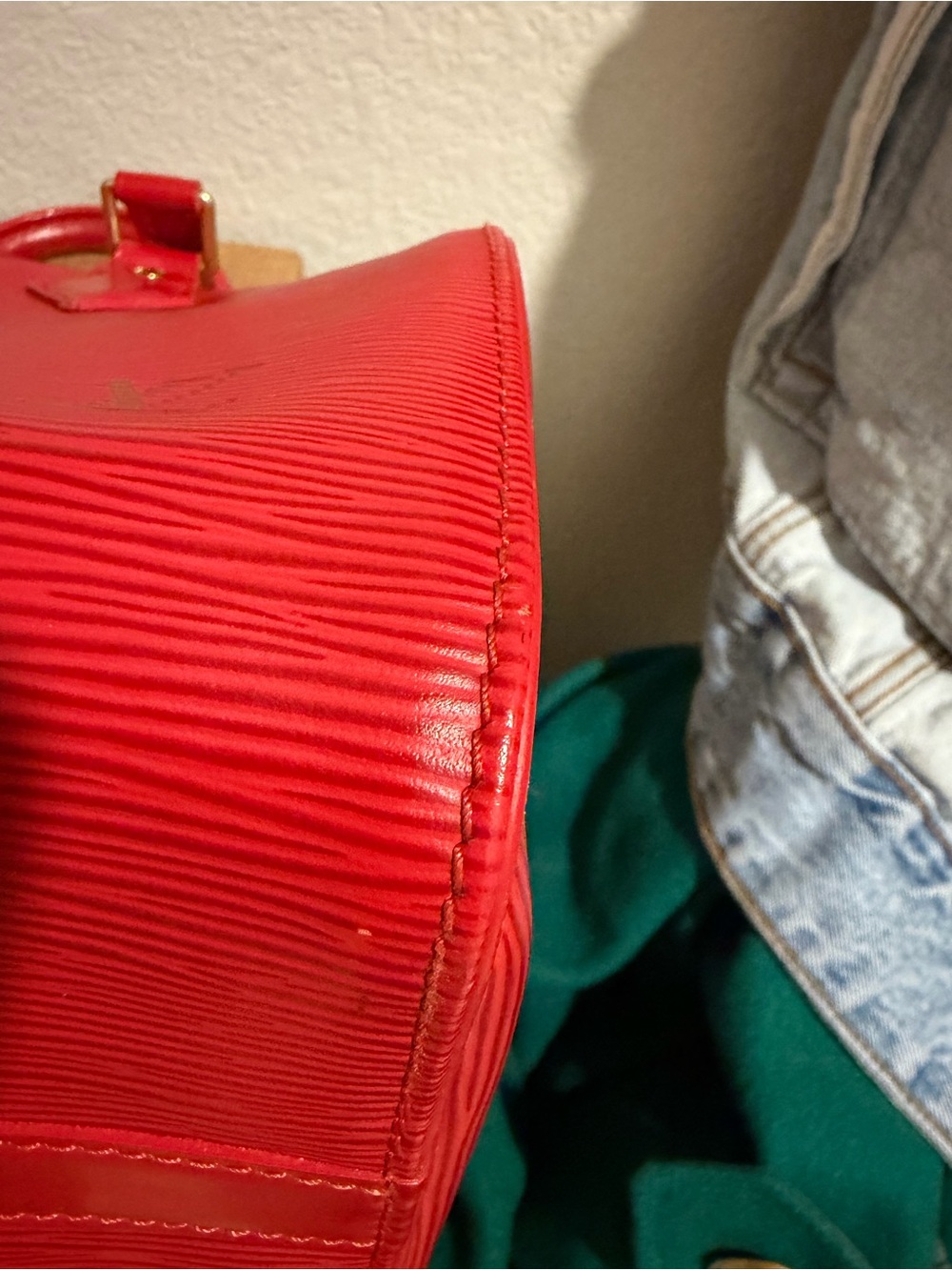 Louis Vuitton Red Epi Speedy 30 with Gold Hardware - Picture 4 of 16